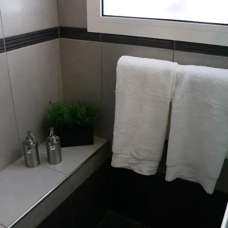 Mericia's Gorgeous View Apartment